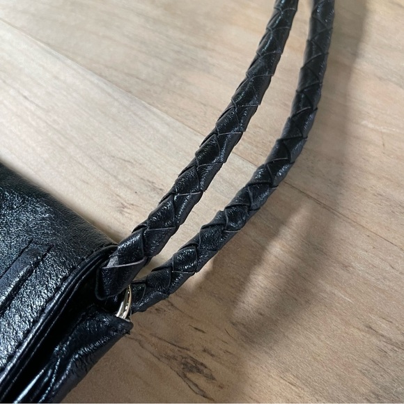 Elliott Lucca black leather crossbody bag - Picture 4 of 12